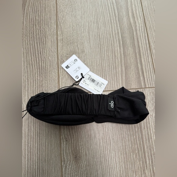 Alo Alosoft Headband in black - Picture 4 of 4